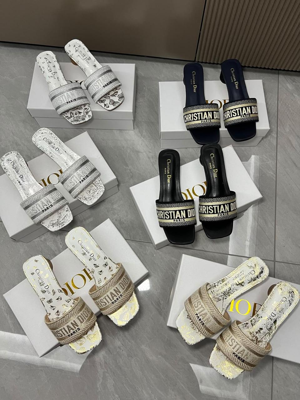 Embroidered Logo Slides